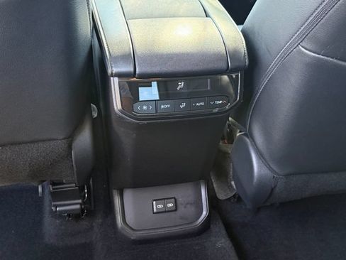 Used 2026 Toyota Highlander XLE AWD/4WD image 27
