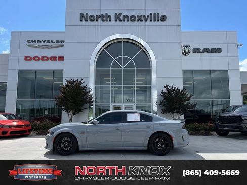 Used 2022 Dodge Charger Scat Pack RWD image 2