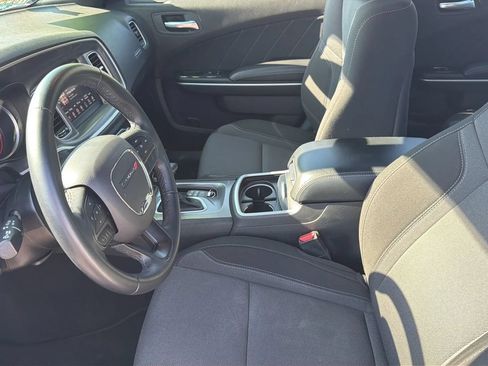 Used 2022 Dodge Charger SXT RWD image 16