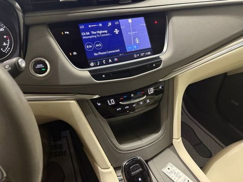 Used 2022 Cadillac XT5 Premium Luxury w/ LPO, Floor Liner Package image 21