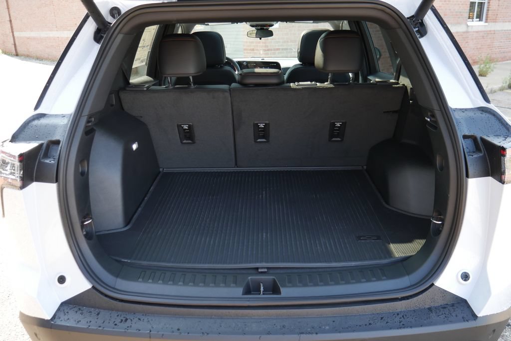 New 2026 Chevrolet Equinox RS w/ Convenience Package III AWD/4WD image 8