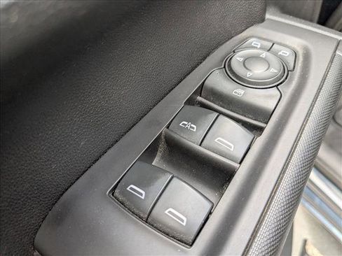 Used 2020 Chevrolet Silverado 1500 Custom w/ Custom Value Package image 10