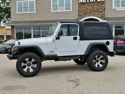 Used 2004 Jeep Wrangler 4WD image 8