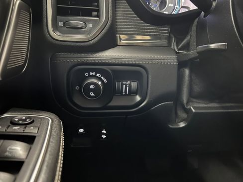 Used 2020 RAM 1500 Limited image 27