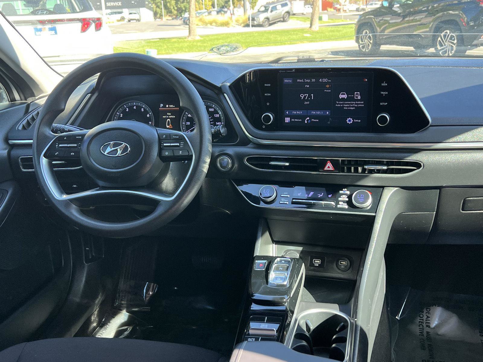 Used 2022 Hyundai Sonata SEL FWD image 2