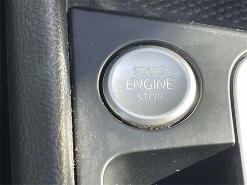 Used 2021 Volkswagen Jetta R-Line image 6