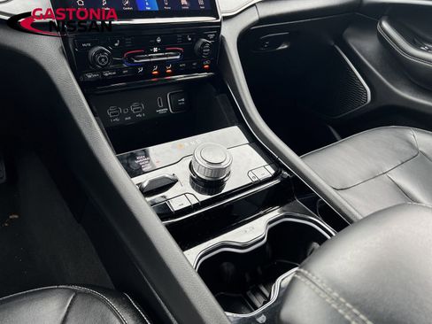 Used 2022 Jeep Grand Cherokee Limited 4xe image 13