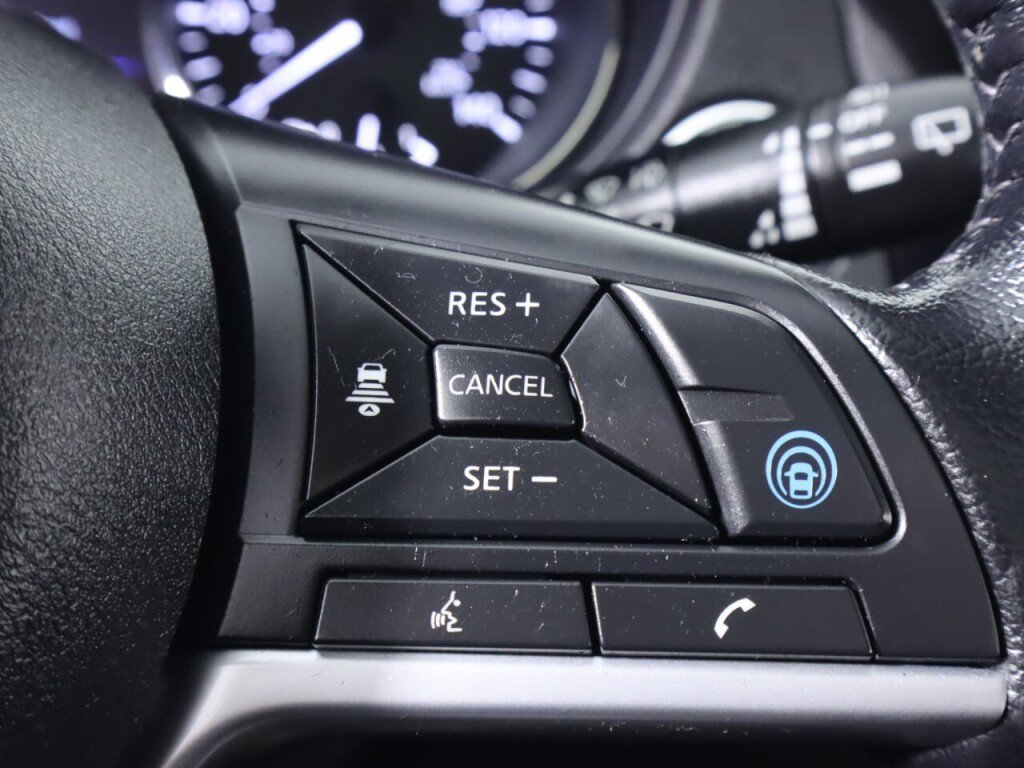 Used 2020 Nissan Rogue SV w/ Sun & Sound Touring Package AWD/4WD image 15