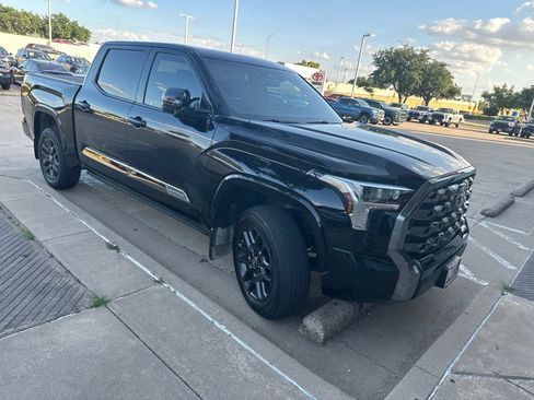 Used 2025 Toyota Tundra Platinum AWD/4WD image 1