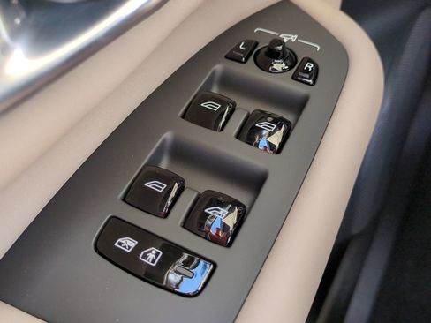 New 2026 Volvo XC90 B6 Plus image 23