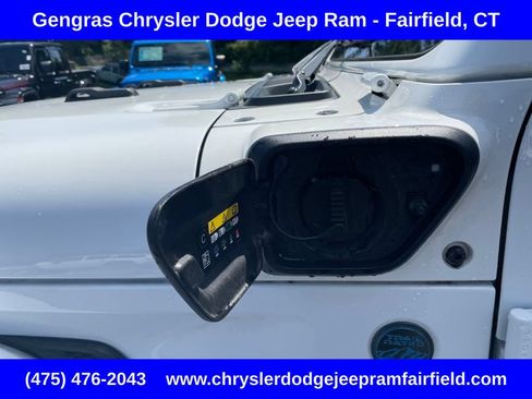 Used 2024 Jeep Wrangler Unlimited w/ Convenience Group AWD/4WD image 15