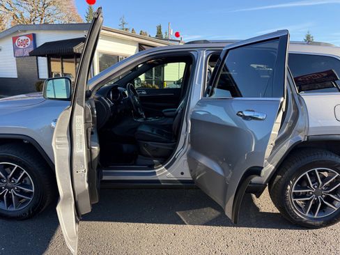 Used 2019 Jeep Grand Cherokee Limited w/ Luxury Group II image 21