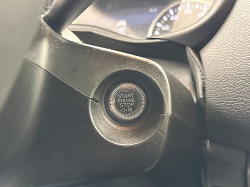 Used 2023 Jeep Renegade Trailhawk AWD/4WD image 20