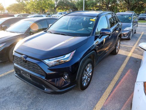 Used 2022 Toyota RAV4 XLE Premium FWD image 1