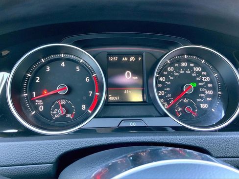 Used 2020 Volkswagen GTI SE image 19