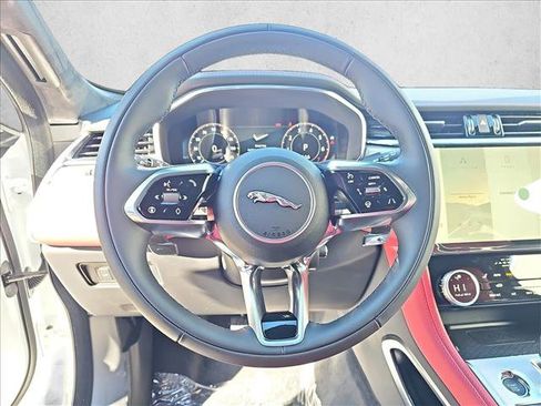 Used 2025 Jaguar F-PACE R-Dynamic S image 18