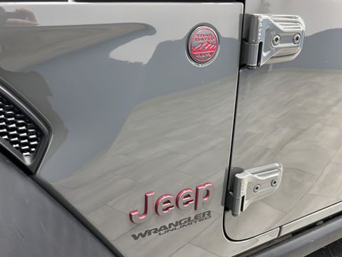 Used 2019 Jeep Wrangler Unlimited Rubicon AWD/4WD image 39