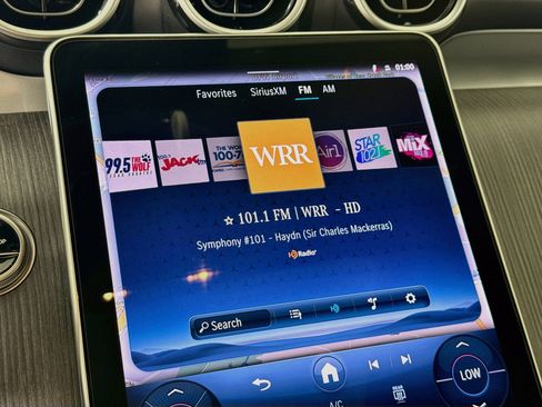 Used 2026 Mercedes-Benz GLC 300 image 16