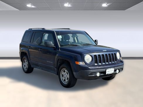 Used 2014 Jeep Patriot Sport AWD/4WD image 7