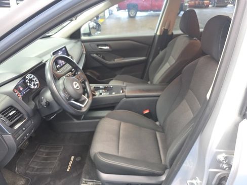 Used 2024 Nissan Rogue SV FWD image 21