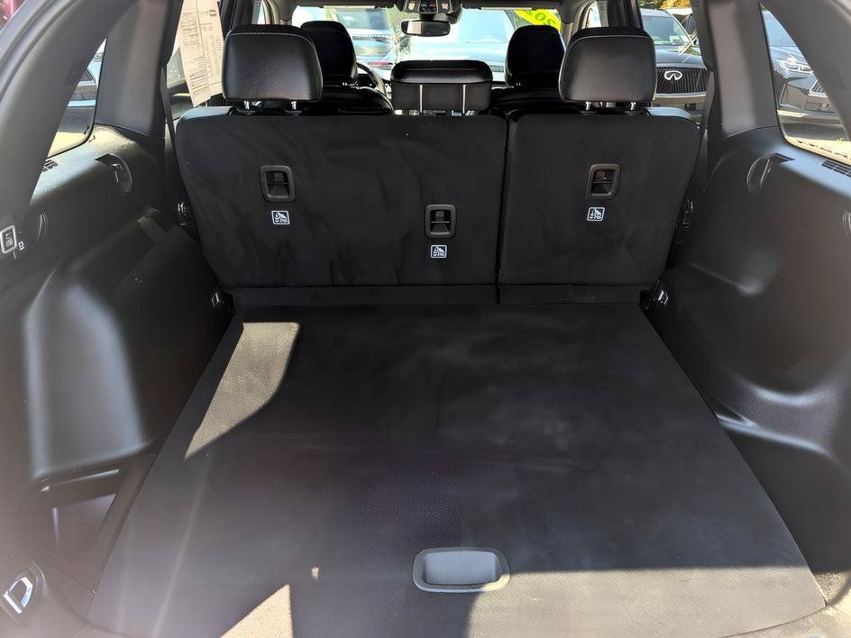 Used 2023 Jeep Grand Cherokee Altitude RWD image 14