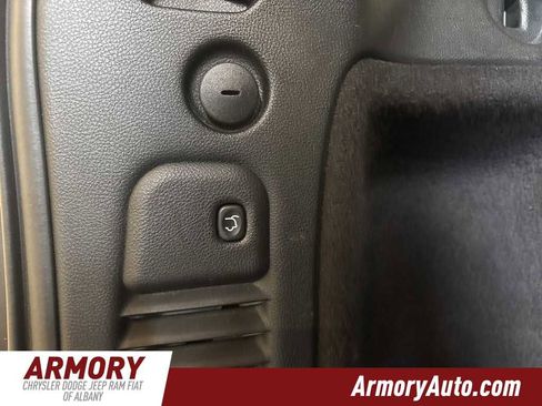 Used 2018 Dodge Durango GT image 31