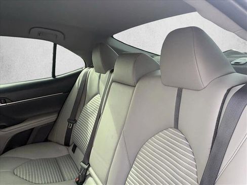 Used 2024 Toyota Camry SE image 14