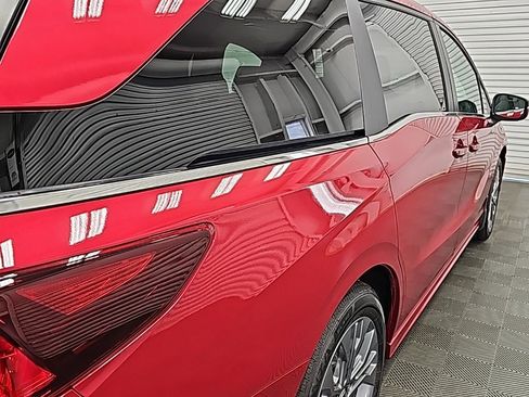 New 2026 Honda Odyssey Touring image 9