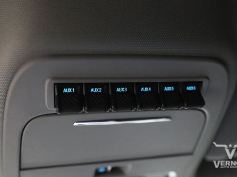 Used 2025 Ford F350 Lariat AWD/4WD image 26