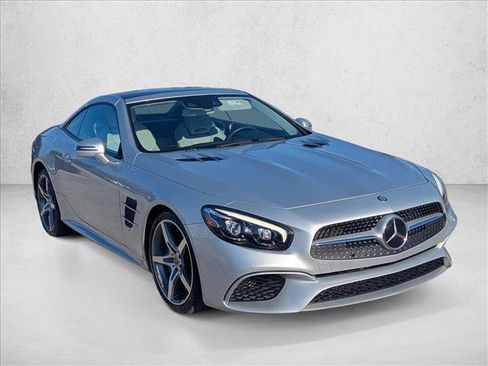 Used 2017 Mercedes-Benz SL 550 image 3