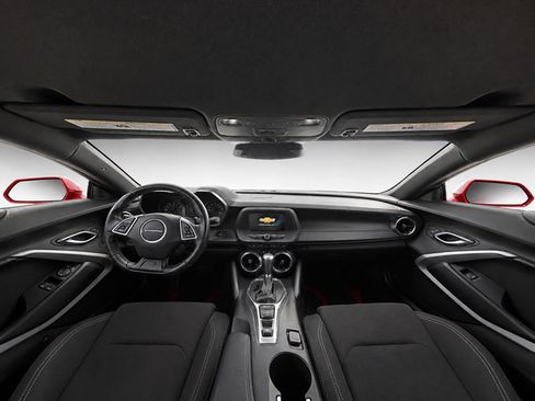Used 2018 Chevrolet Camaro LT RWD image 19