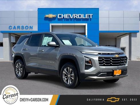 Used 2025 Chevrolet Equinox LT FWD image 1