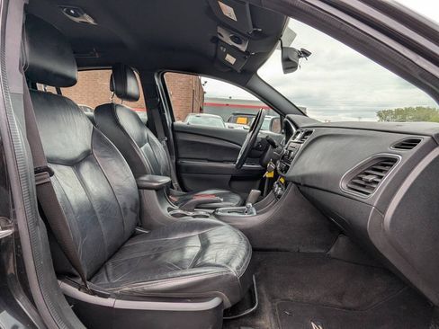Used 2013 Chrysler 200 Limited FWD image 15