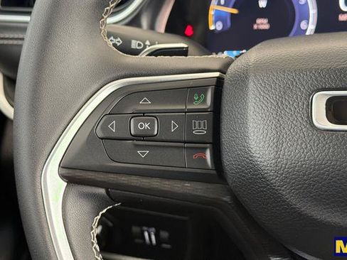 Used 2024 Jeep Grand Cherokee Laredo X RWD image 29
