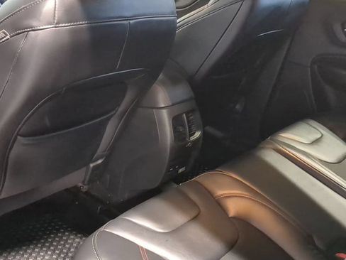 Used 2020 Jeep Cherokee Trailhawk w/ Cold Weather Group AWD/4WD image 22