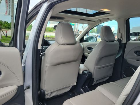 Used 2021 Honda HR-V EX-L image 14