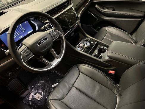 New 2026 Jeep Grand Cherokee Limited image 9