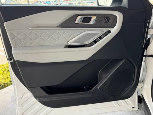 New 2026 Ford Explorer Platinum w/ LUX Leather Package AWD/4WD image 12