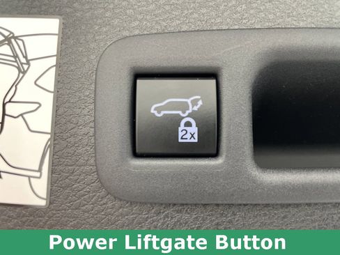 Used 2023 Toyota Sienna XLE image 50