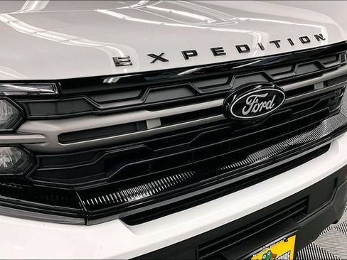 Used 2025 Ford Expedition Tremor AWD/4WD image 34