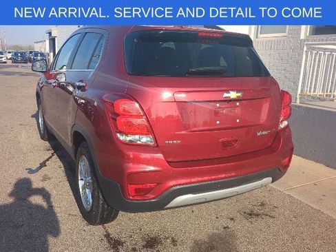 Used 2018 Chevrolet Trax LT w/ LT Convenience Package FWD image 3