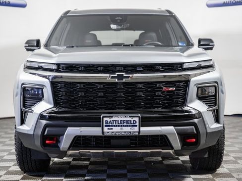 Used 2024 Chevrolet Traverse Z71 w/ Enhanced Driving Package image 2