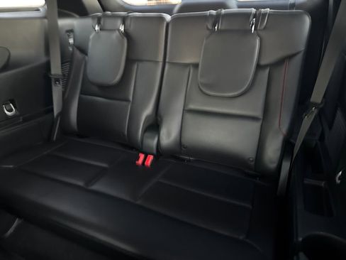 Used 2023 Ford Explorer ST-Line w/ Class IV Trailer Tow Package image 15