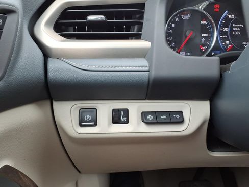 Used 2023 GMC Acadia Denali w/ Denali Technology Package AWD/4WD image 16