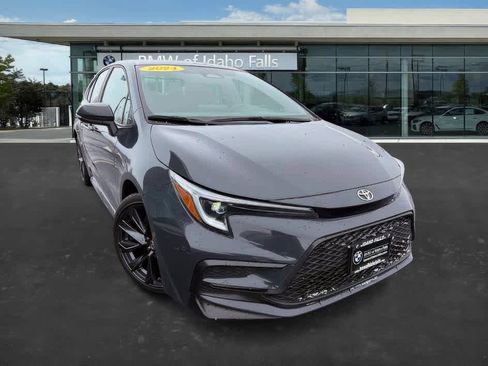 Used 2024 Toyota Corolla SE image 2