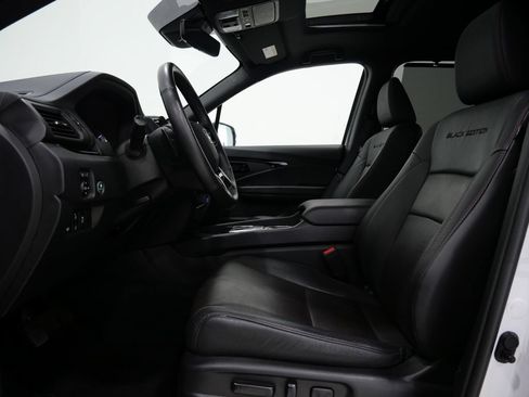 Used 2025 Honda Passport Black Edition image 13
