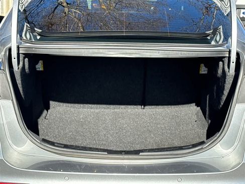 Used 2020 Ford Fusion SE image 16