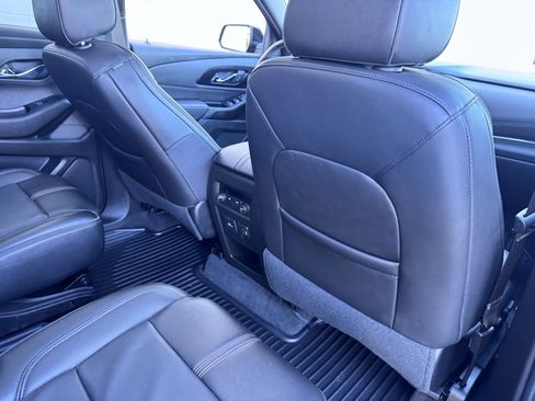 Used 2023 Chevrolet Traverse RS image 20