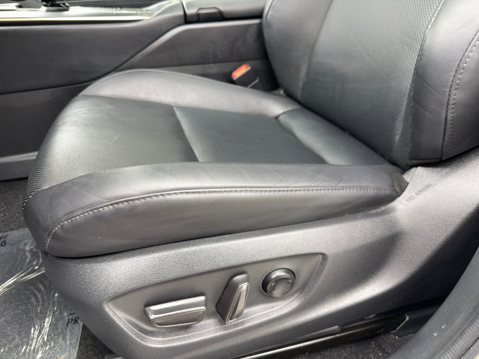 Used 2023 Toyota Crown AWD/4WD image 32