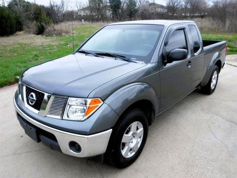 Used 2008 Nissan Frontier SE w/ SE Value Truck Pkg image 9